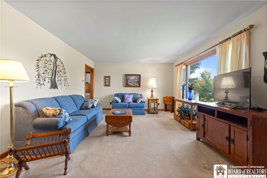 204 Berry Road Pomfret, NY 14063 - Photo 5 of 35