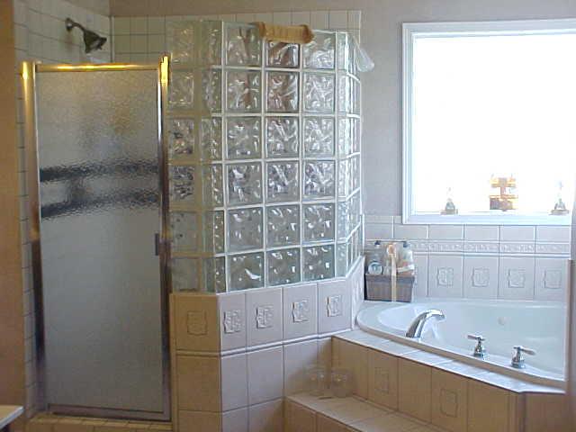 455 Port Royal Road Clarksville, TN 37040 - Photo 10 of 20 JETTED CORNER TUB & GLASS BLOCK SHOWER