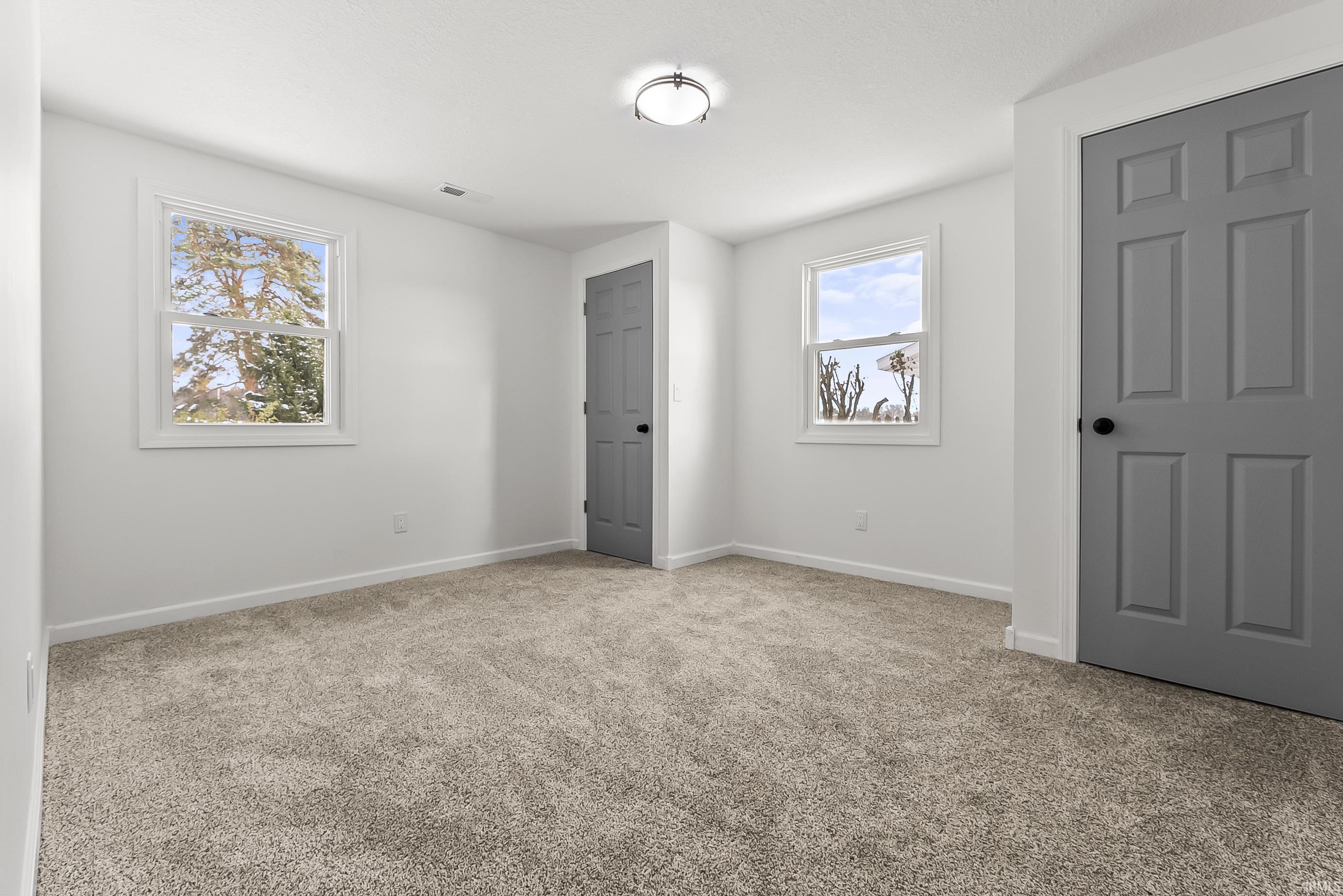 12262 North Kern Road Syracuse, IN 46567 - Photo 11 of 24 Gallery Image 11