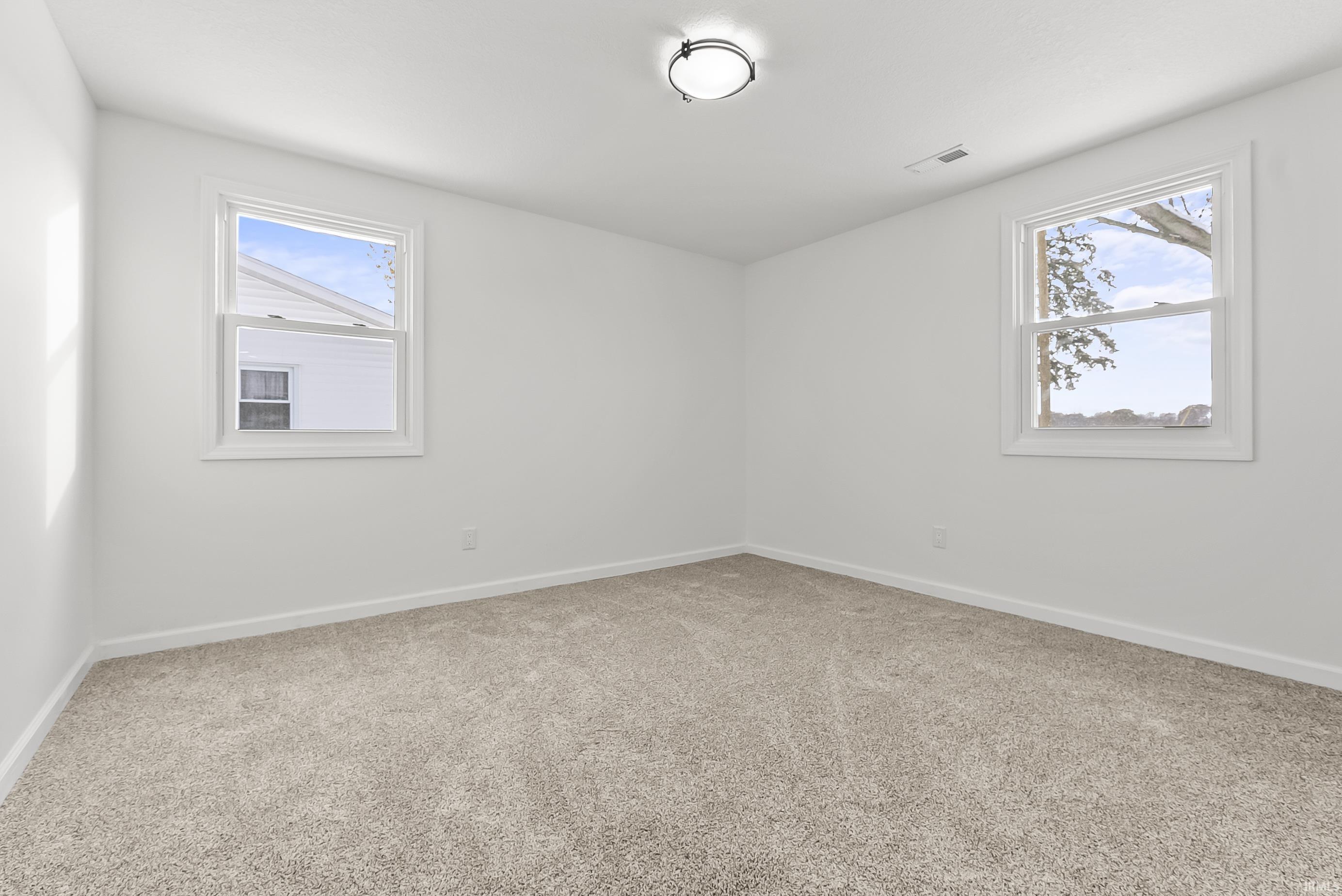 12262 North Kern Road Syracuse, IN 46567 - Photo 13 of 24 Gallery Image 13