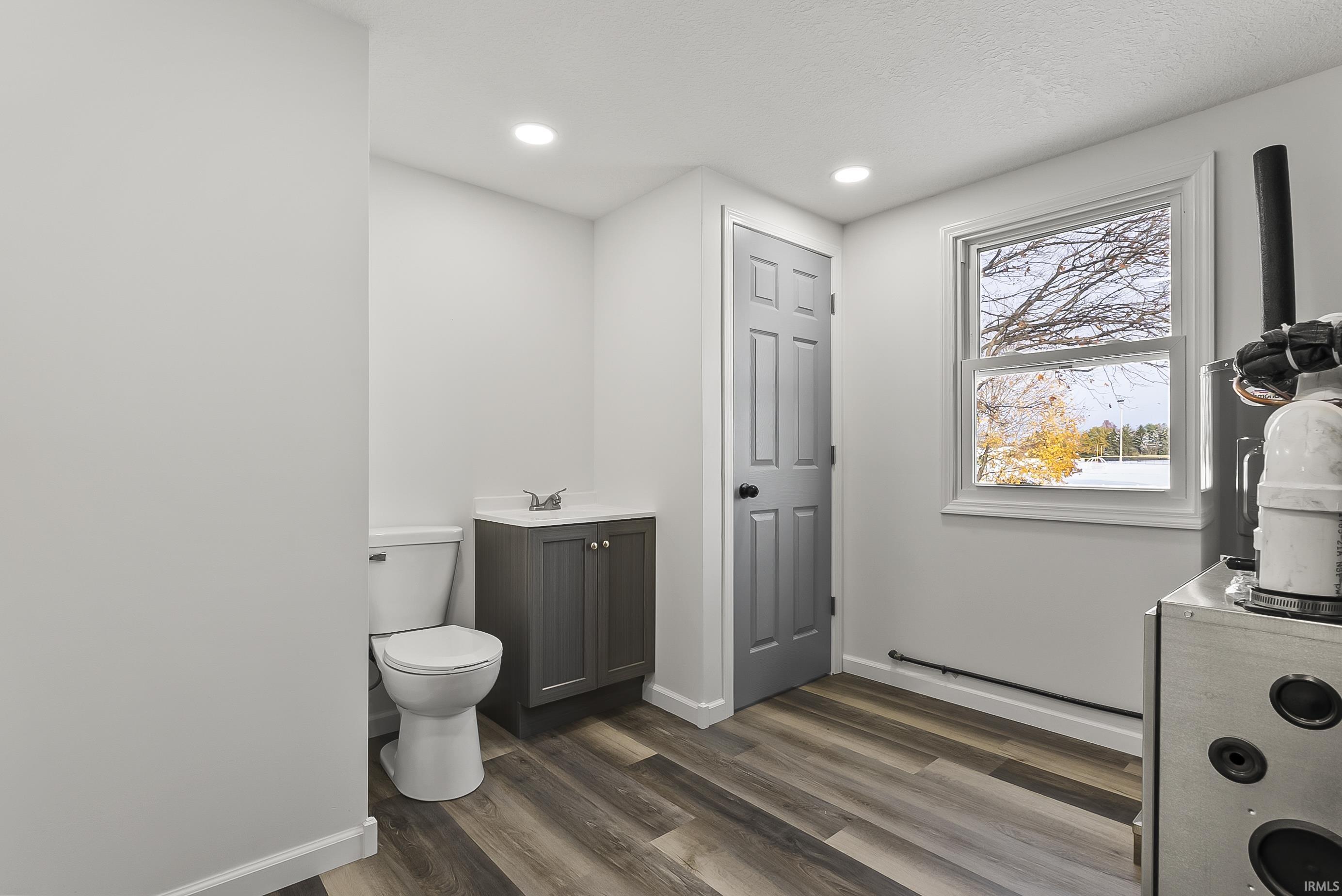 12262 North Kern Road Syracuse, IN 46567 - Photo 18 of 24 Gallery Image 18