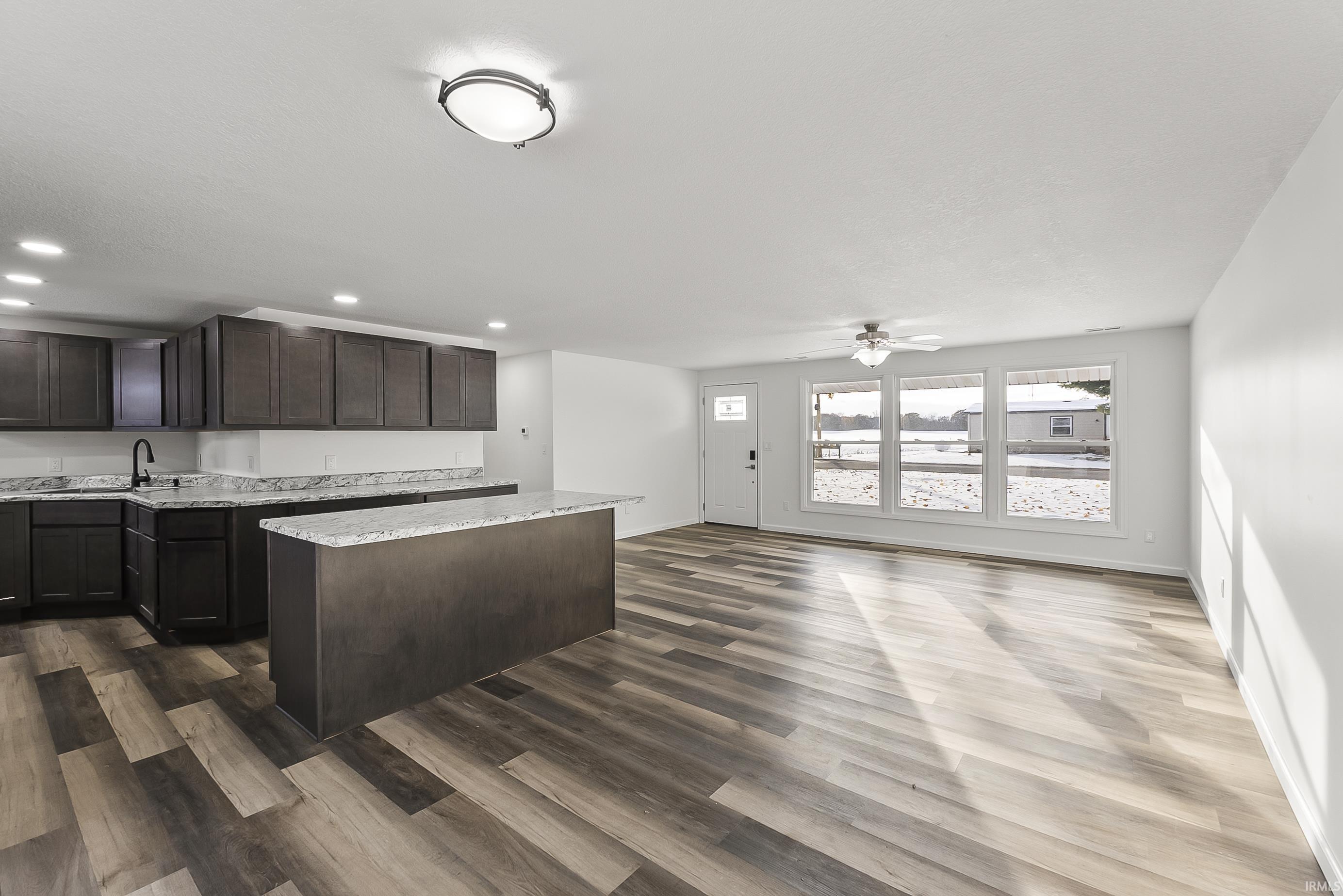 12262 North Kern Road Syracuse, IN 46567 - Photo 5 of 24 Gallery Image 5
