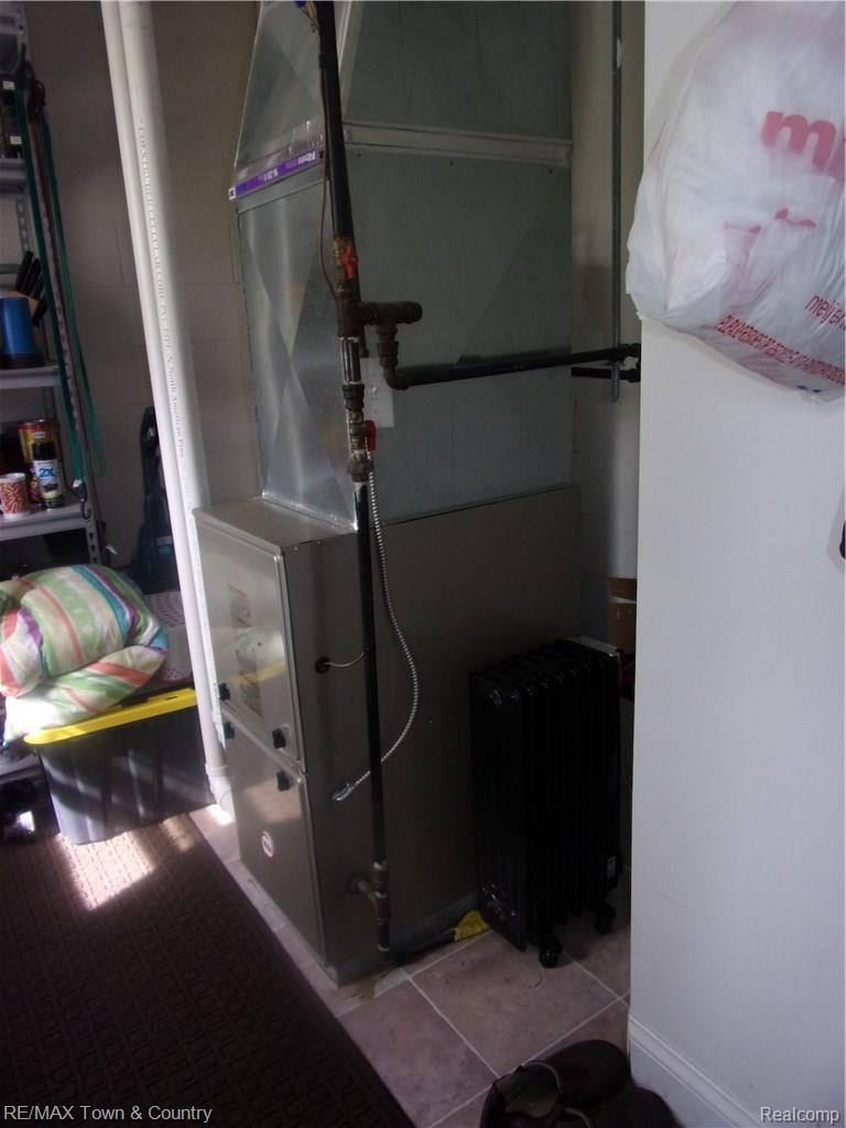 6009 Duffield Road Flushing, MI 48433 - Photo 27 of 28 106_2826 (1).JPG