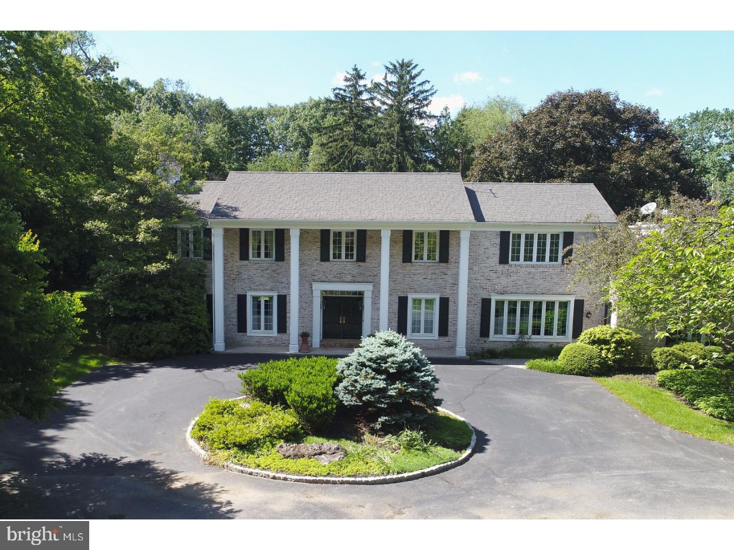1583 Saucon Valley Road Bethlehem, PA 18015 - Photo 2 of 31 Gallery Image 2