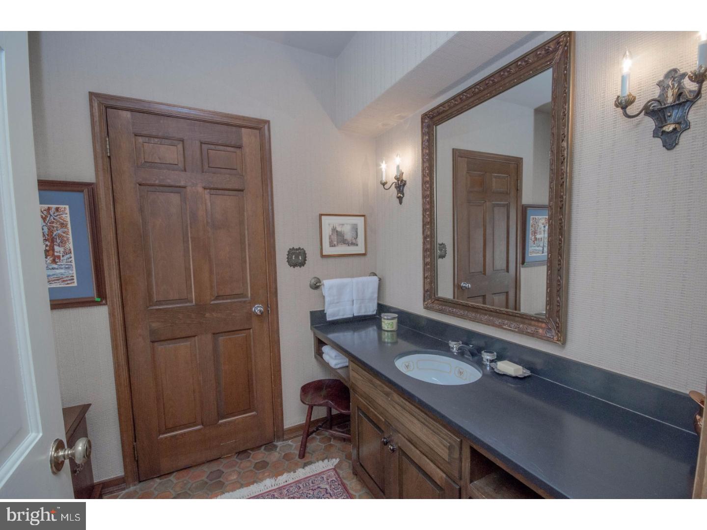 1583 Saucon Valley Road Bethlehem, PA 18015 - Photo 16 of 31 Gallery Image 16