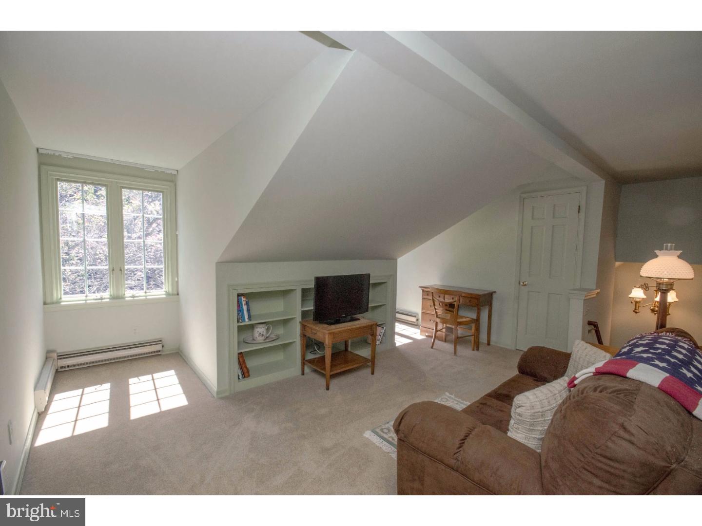 1583 Saucon Valley Road Bethlehem, PA 18015 - Photo 17 of 31 Gallery Image 17