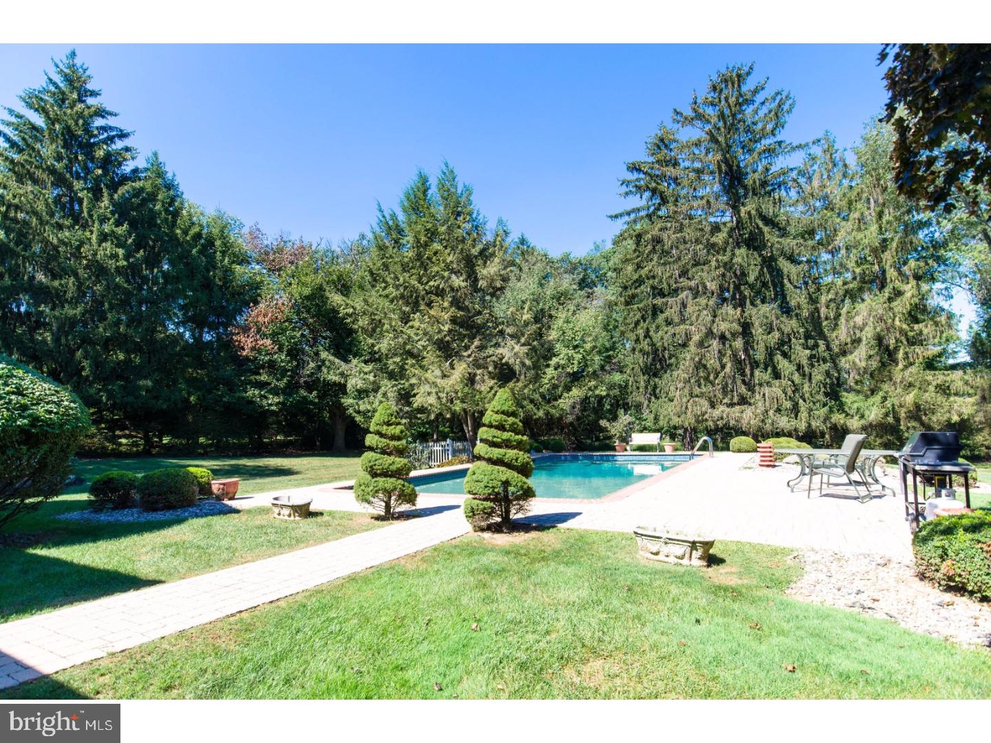 1583 Saucon Valley Road Bethlehem, PA 18015 - Photo 5 of 31 Gallery Image 5