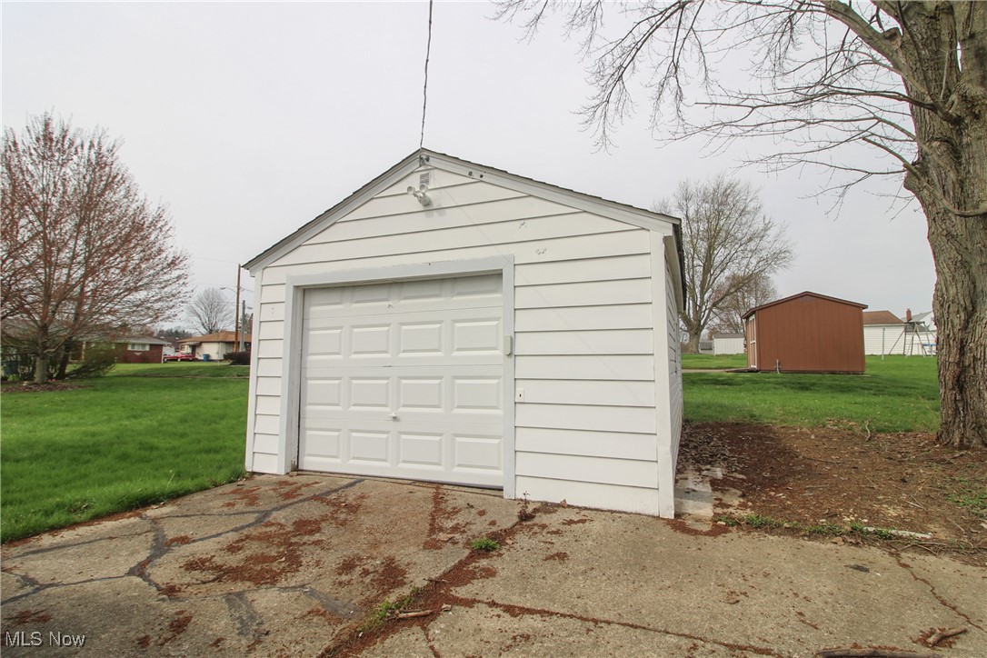 803 5th Street Struthers, OH 44471 - Photo 25 of 27