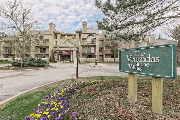 $2,500 | 26101 Village Lane, Unit 107, Beachwood, OH 44122