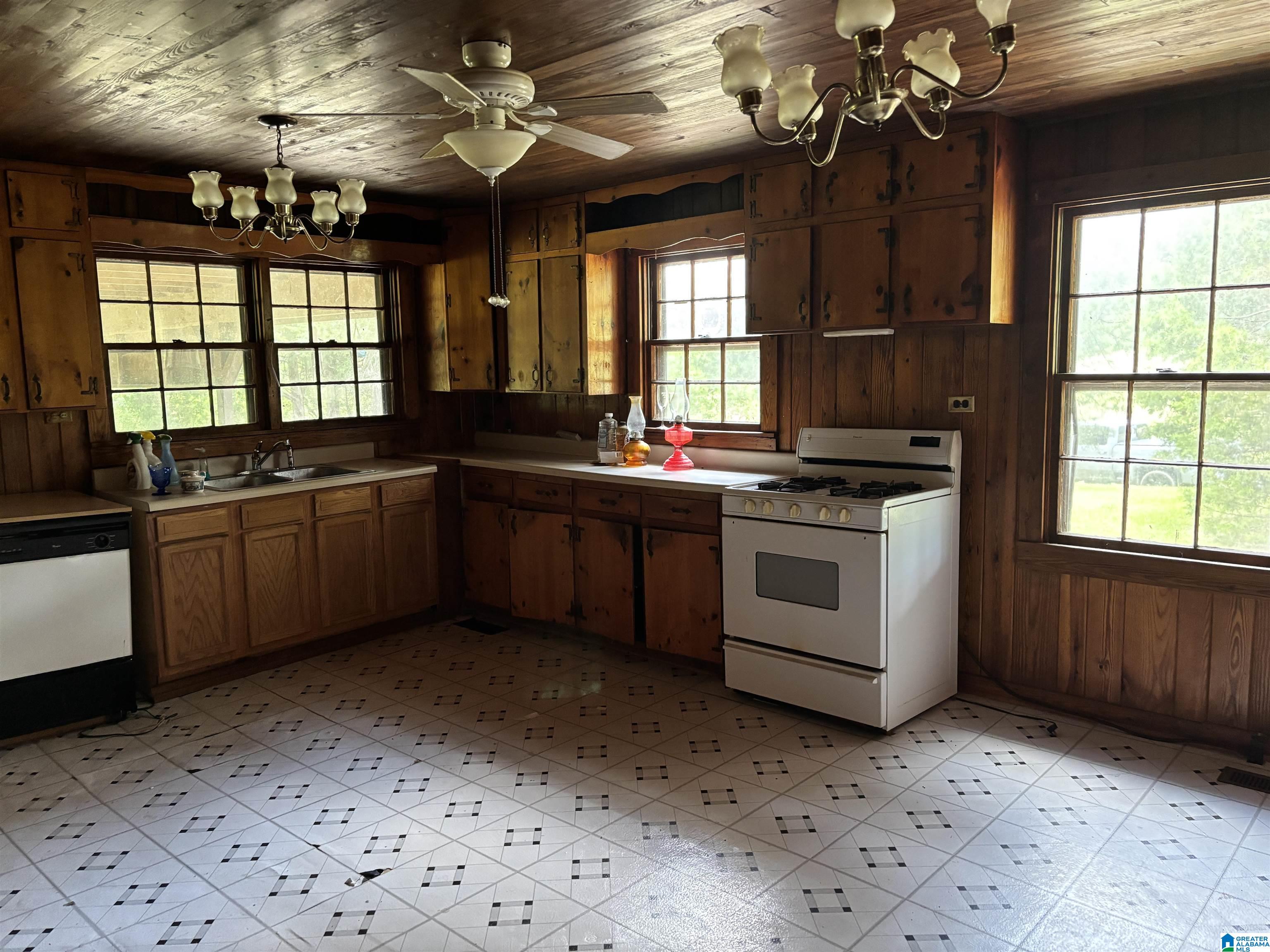 9444 Central Road Warrior, AL 35180 - Photo 3 of 12 Gallery Image 3