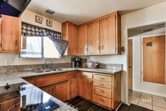 128 South Fire Opal Street Ridgecrest, CA 93555 - Photo 3 of 30