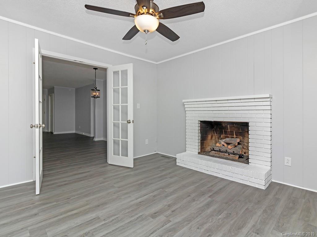 206 Gallimore Road Brevard, NC 28712 - Photo 9 of 30 Gallery Image 9