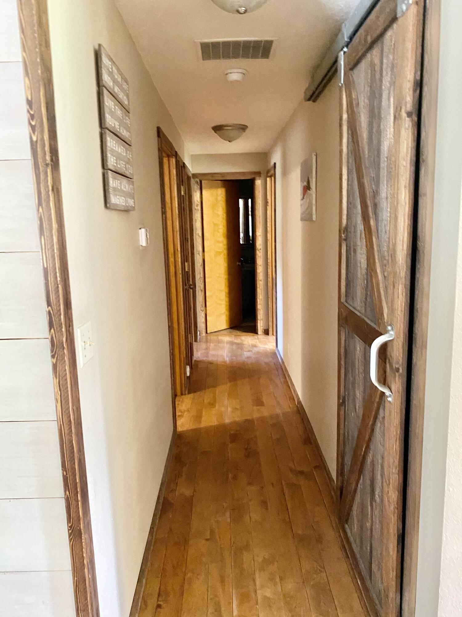 15485 Federal Road La Pine, OR 97739 - Photo 15 of 26 Hallway
