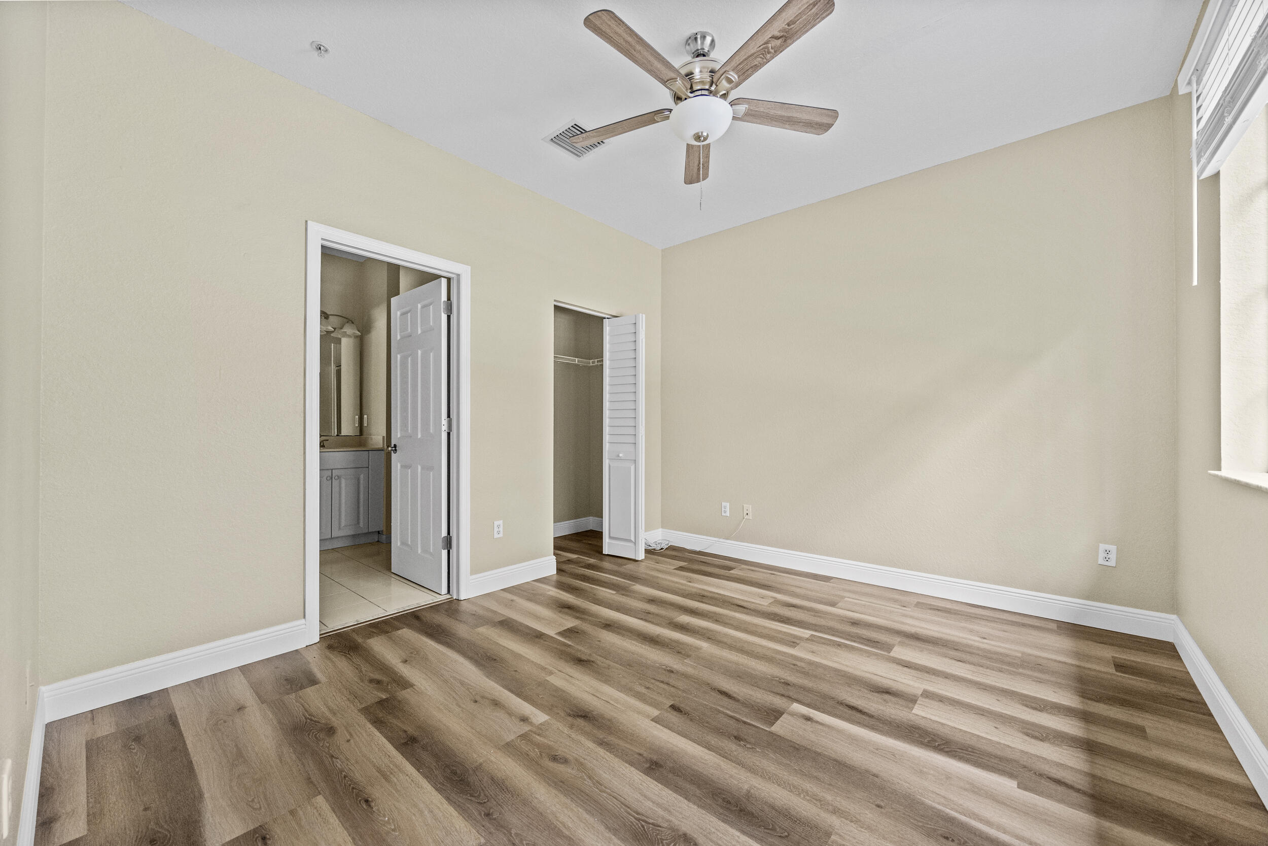1982 Freeport Drive Riviera Beach, FL 33404 - Photo 22 of 29 453a2909
