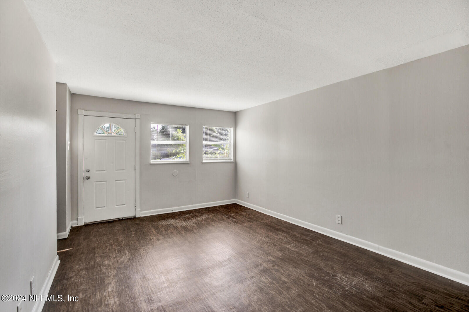 714 Cavalla Road Atlantic Beach, FL 32233 - Photo 4 of 22 Living Area