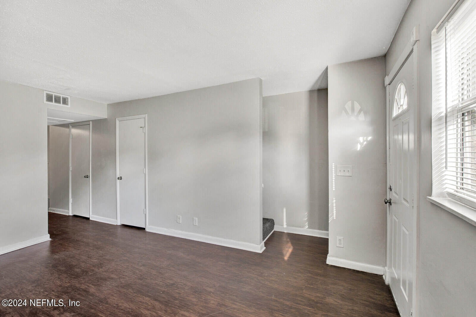 714 Cavalla Road Atlantic Beach, FL 32233 - Photo 5 of 22 Living Area