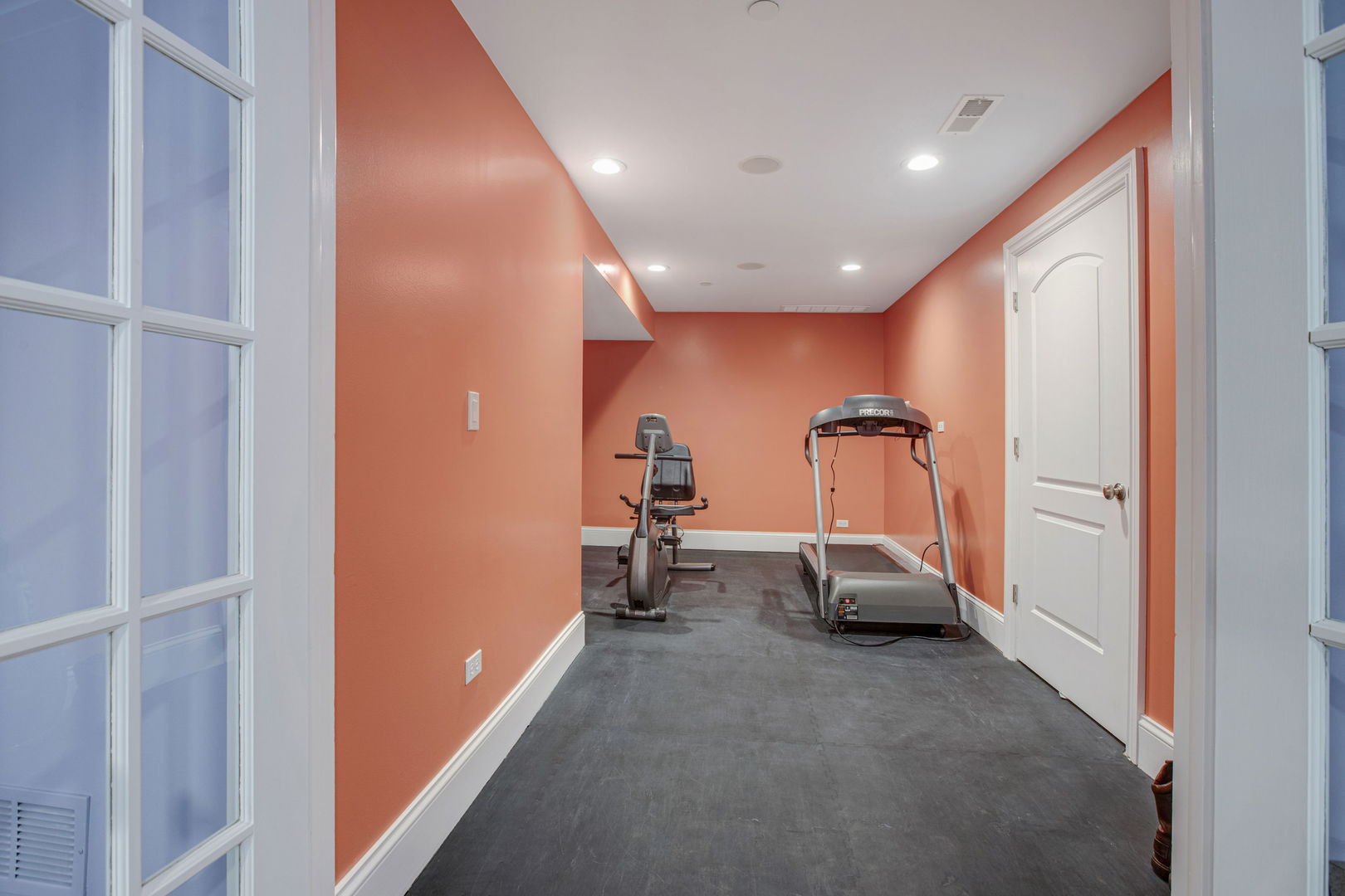 650 South Grove Avenue Barrington, IL 60010 - Photo 32 of 44 a view of living room with furniture