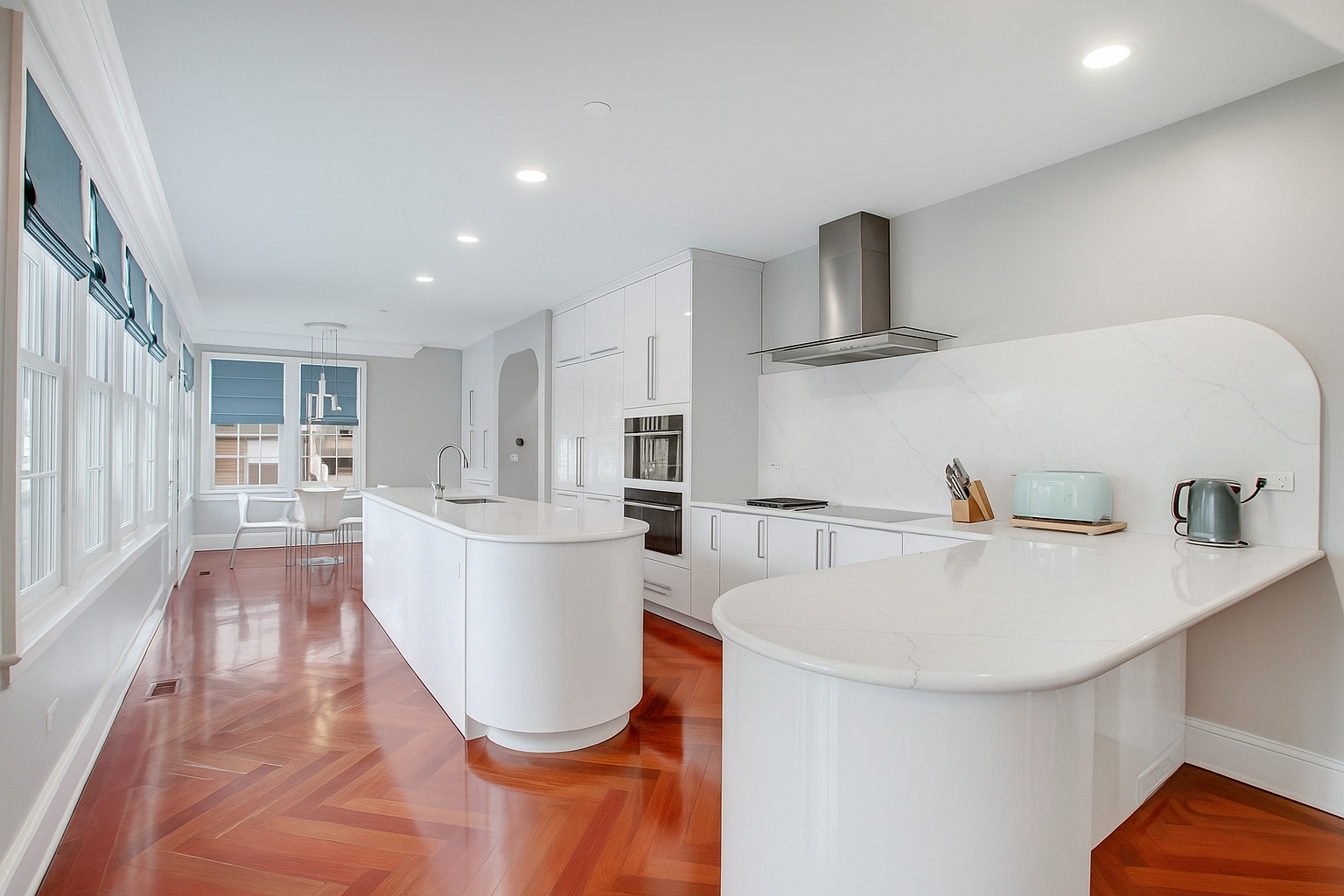 650 South Grove Avenue Barrington, IL 60010 - Photo 8 of 44 a living room with furniture and a table