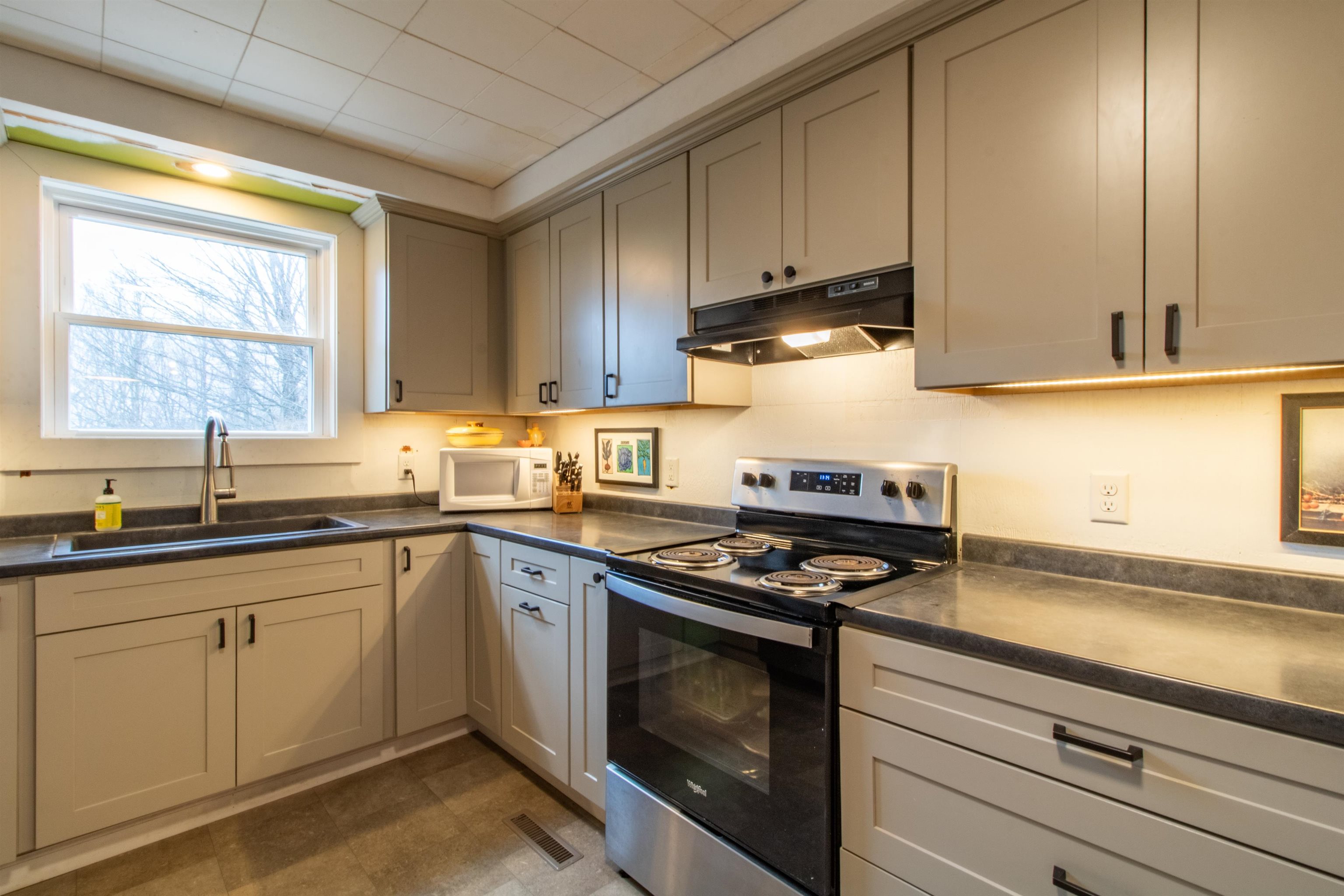 1423 Stearns Brook Road Holland, VT 05830 - Photo 7 of 52 Gallery Image 7