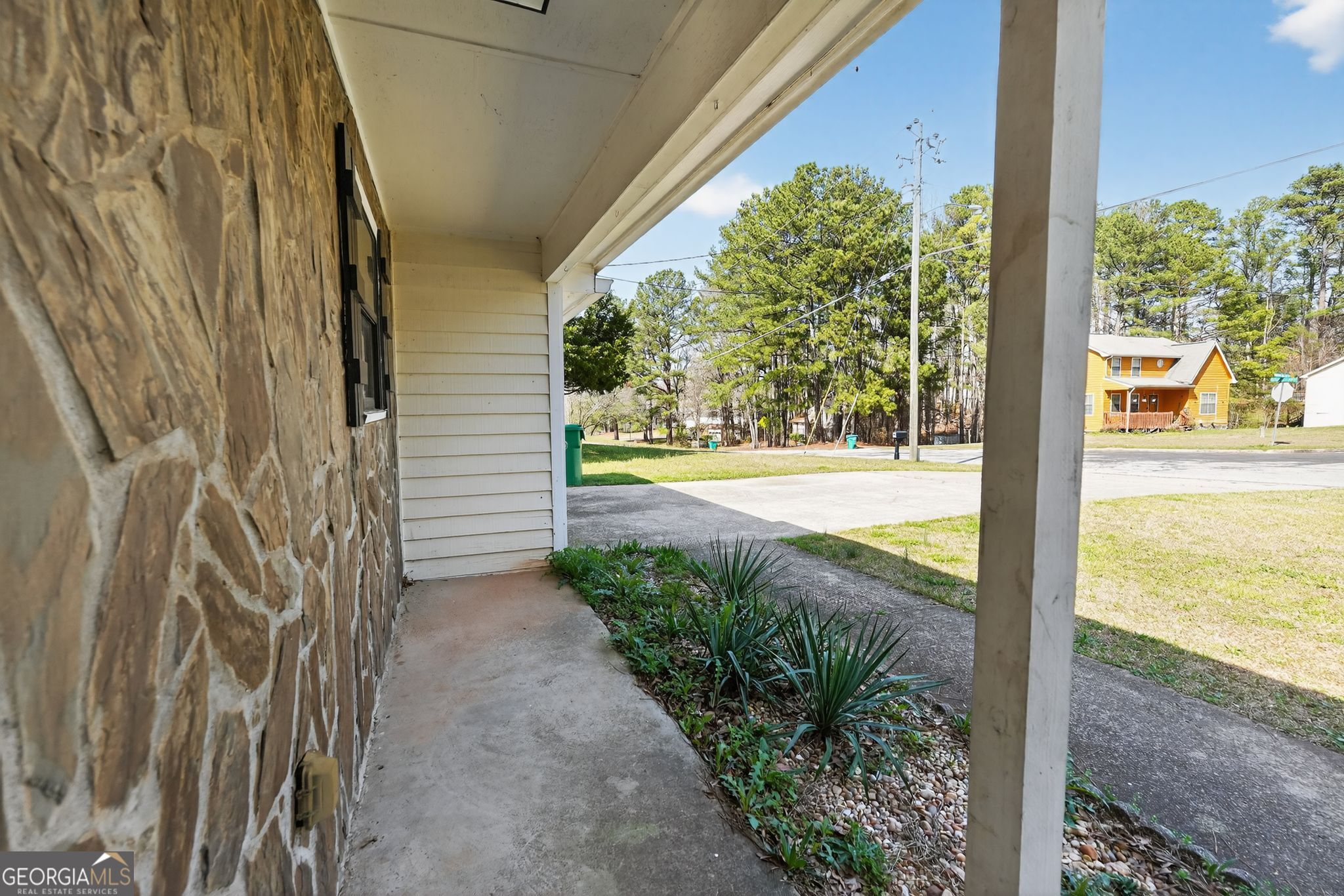 4695 Browns Mill Ferry Road Lithonia, GA 30038 - Photo 4 of 33