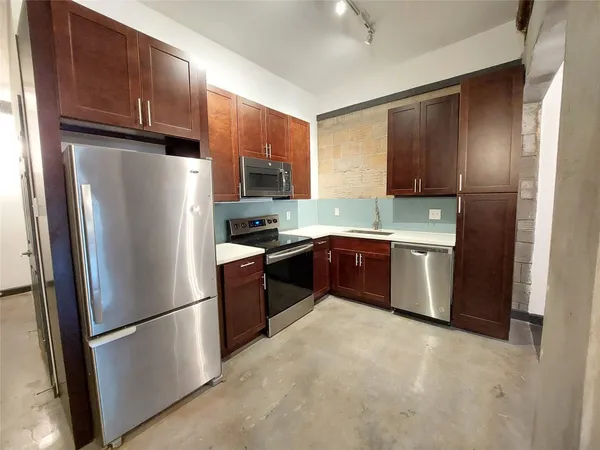 $1,195 | 6819 Avenue C, Houston, TX 77011