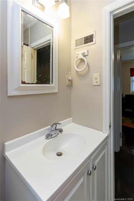 5301 Manning Road Charlotte, NC 28269 - Photo 13 of 26 Gallery Image 13