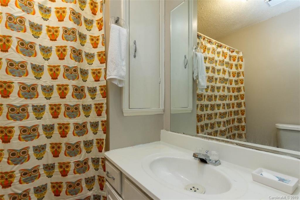 5301 Manning Road Charlotte, NC 28269 - Photo 18 of 26 Gallery Image 18