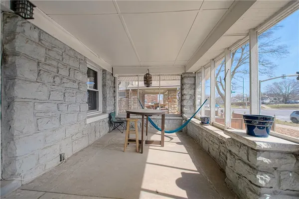 $215,000 | 3116 Linwood Boulevard, Kansas City, MO 64128