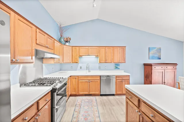 $400,000 | 6108 Creek Line Drive, Minnetonka, MN 55345