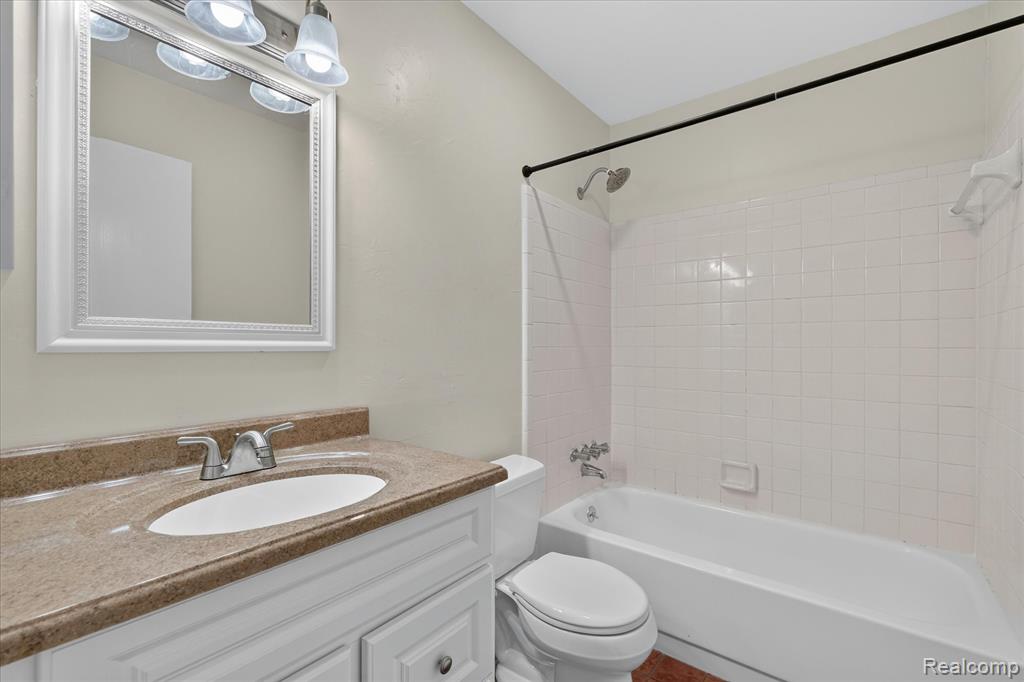 2370 Norton Road Rochester Hills, MI 48307 - Photo 7 of 15