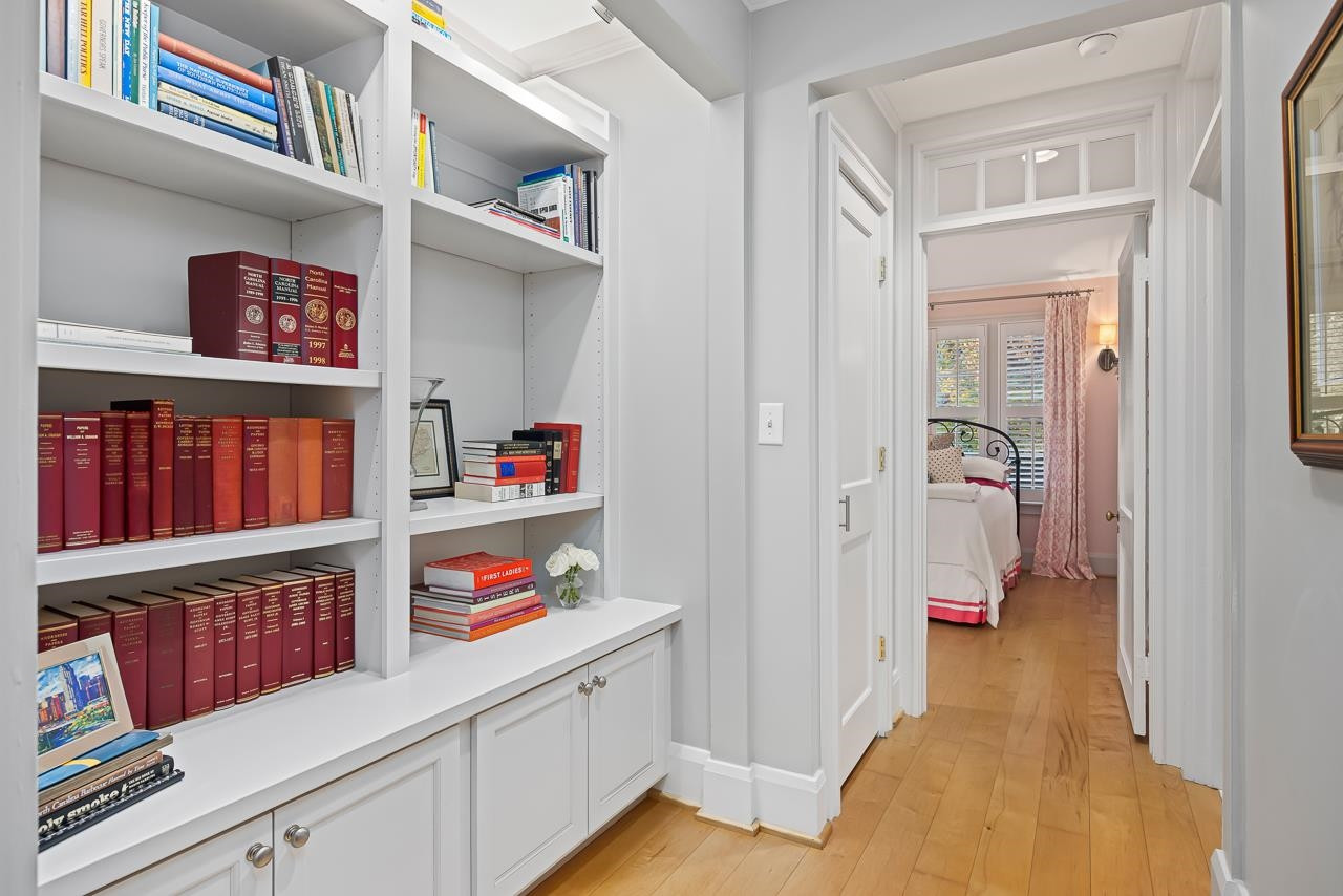 225 Hawthorne Road Raleigh, NC 27605 - Photo 24 of 33 Photo 24