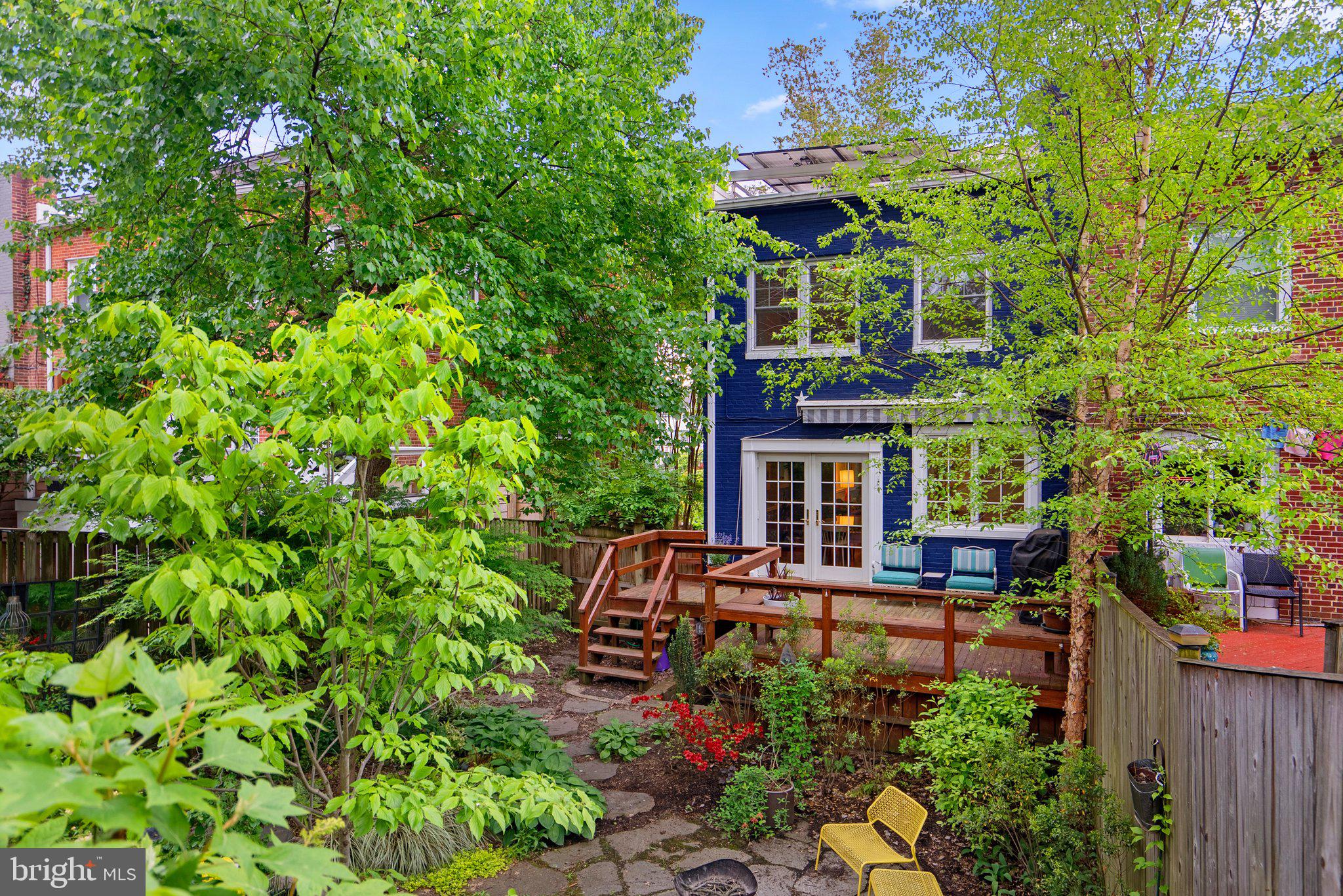 4831 Reservoir Road Northwest Washington, DC 20007 - Photo 39 of 44 Lots of greenery and blossoming flowers