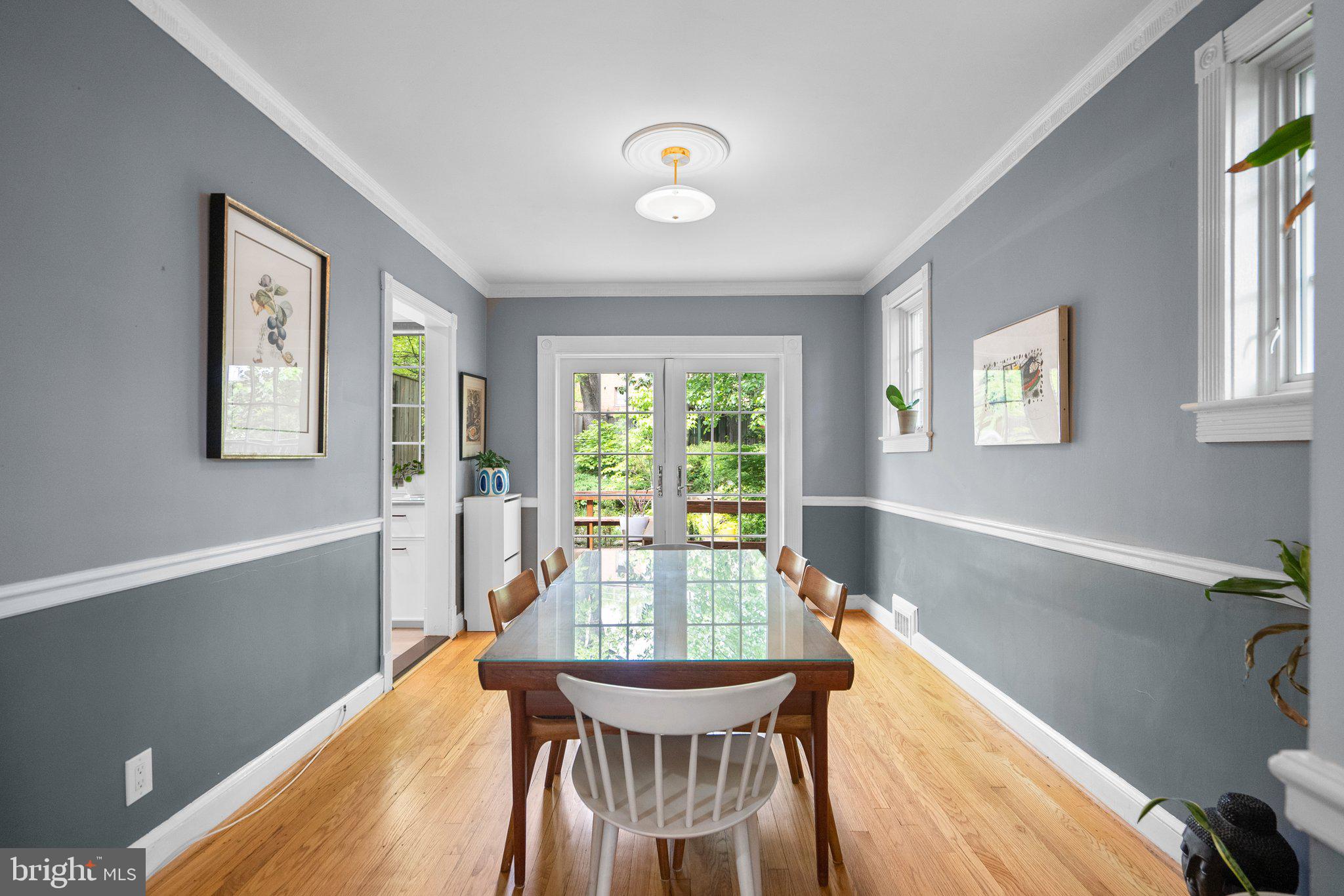 4831 Reservoir Road Northwest Washington, DC 20007 - Photo 9 of 44 Dining room with direct access to private oasis