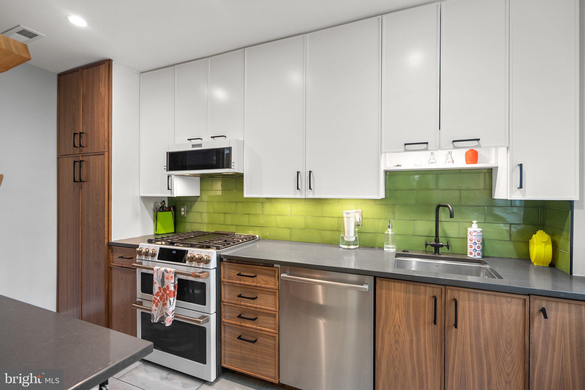 4831 Reservoir Road Northwest Washington, DC 20007 - Photo 10 of 44 Fully remodeled kitchen