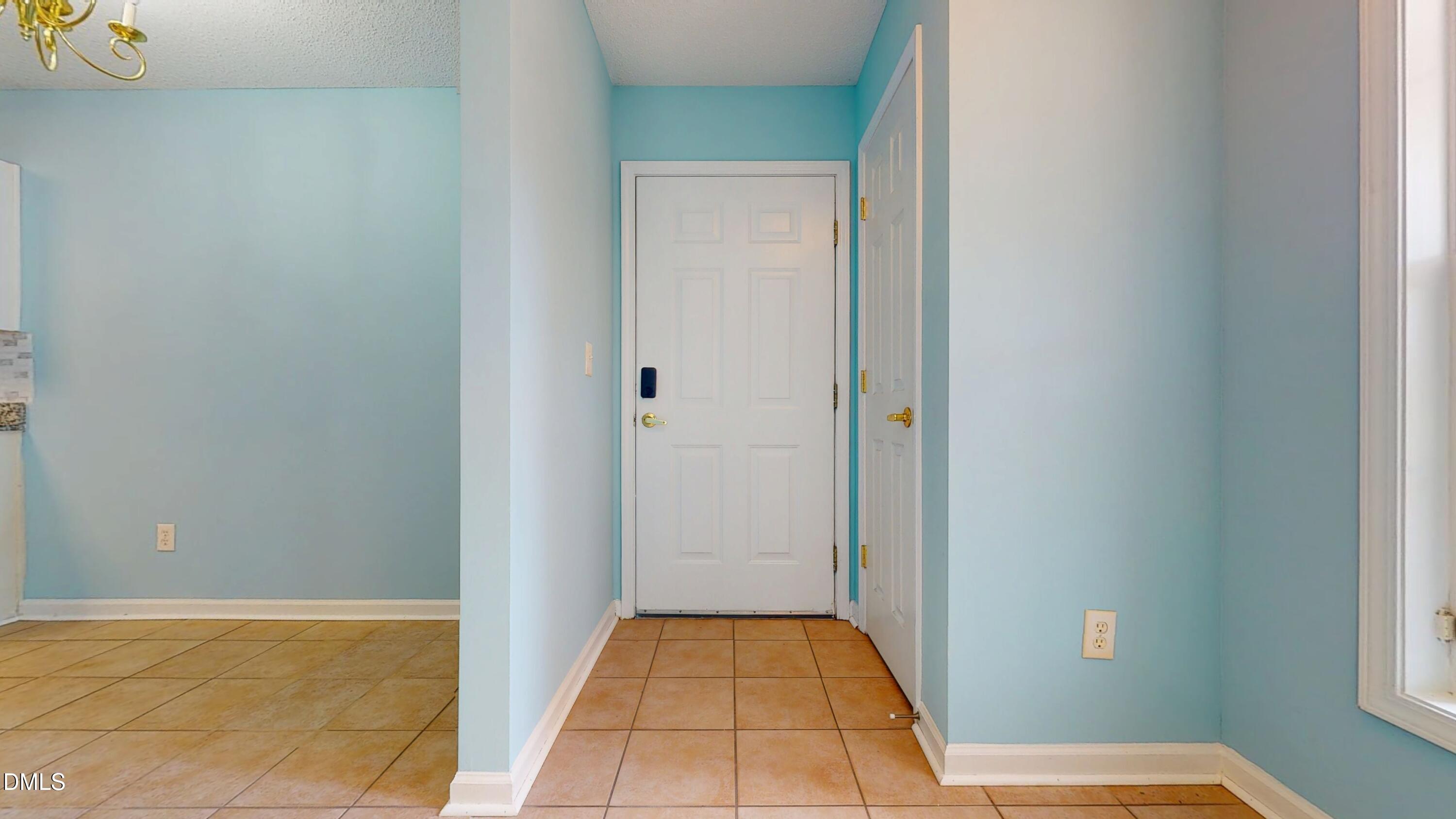 2501 Huntscroft Lane, Unit 100 Raleigh, NC 27617 - Photo 3 of 39