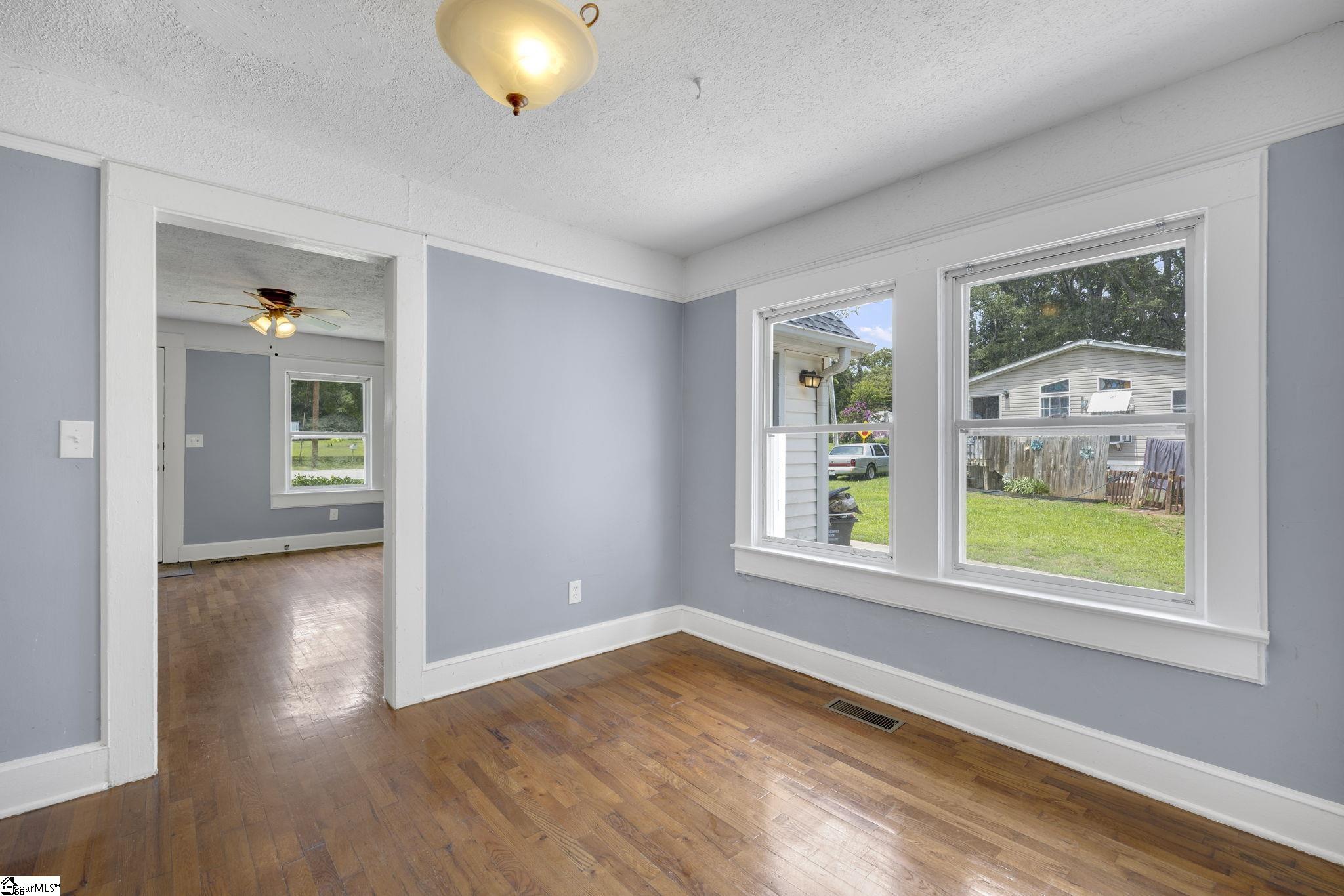 107 West Marion Road Greenville, SC 29617 - Photo 10 of 36