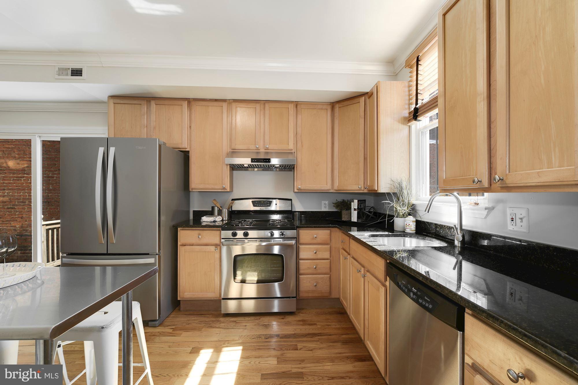 724 Columbia Road Northwest Washington, DC 20001 - Photo 4 of 33 Kitchen offers S/S appliances