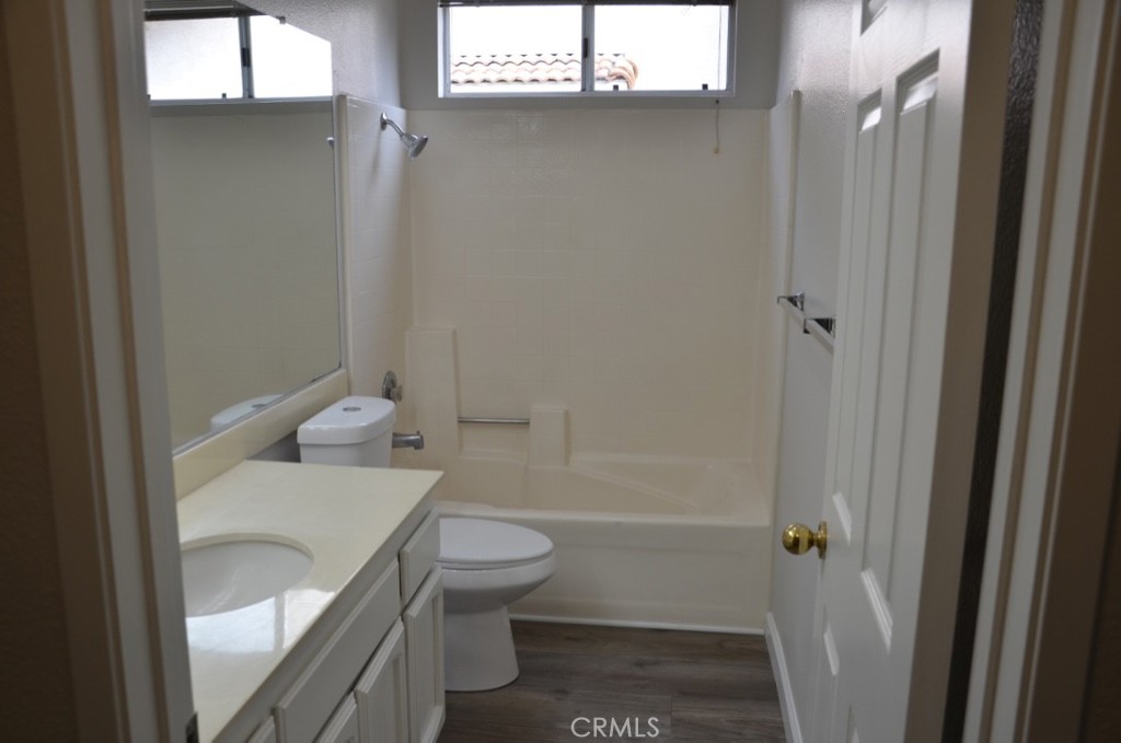 29620 Nightcrest Circle Temecula, CA 92591 - Photo 20 of 31 a bathroom with a sink and toilet