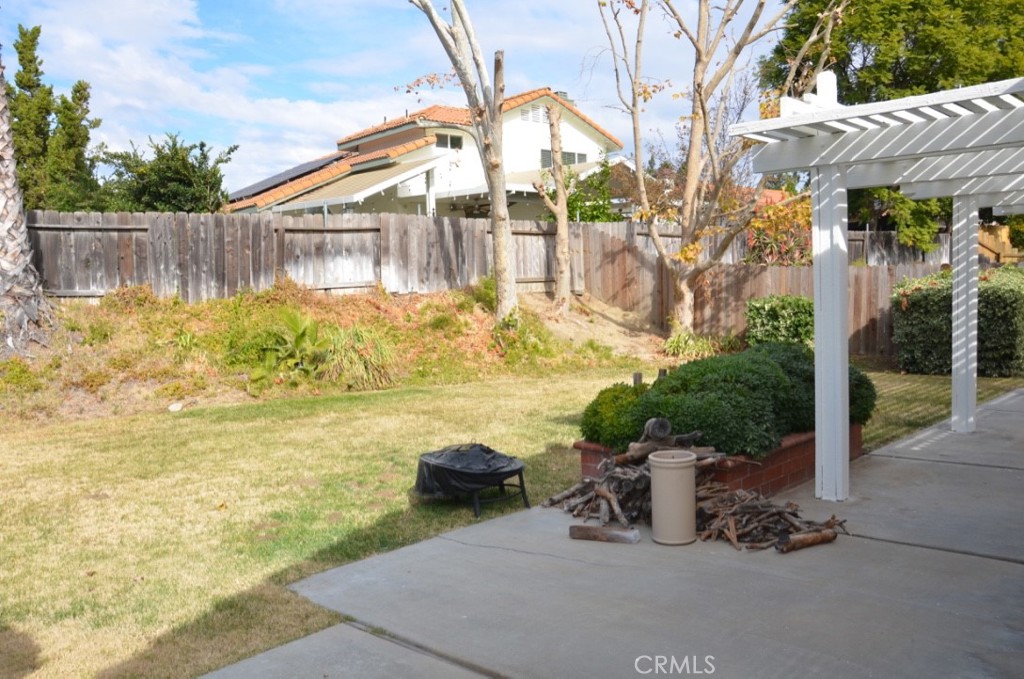 29620 Nightcrest Circle Temecula, CA 92591 - Photo 30 of 31 a view of backyard with swimming pool and seating space