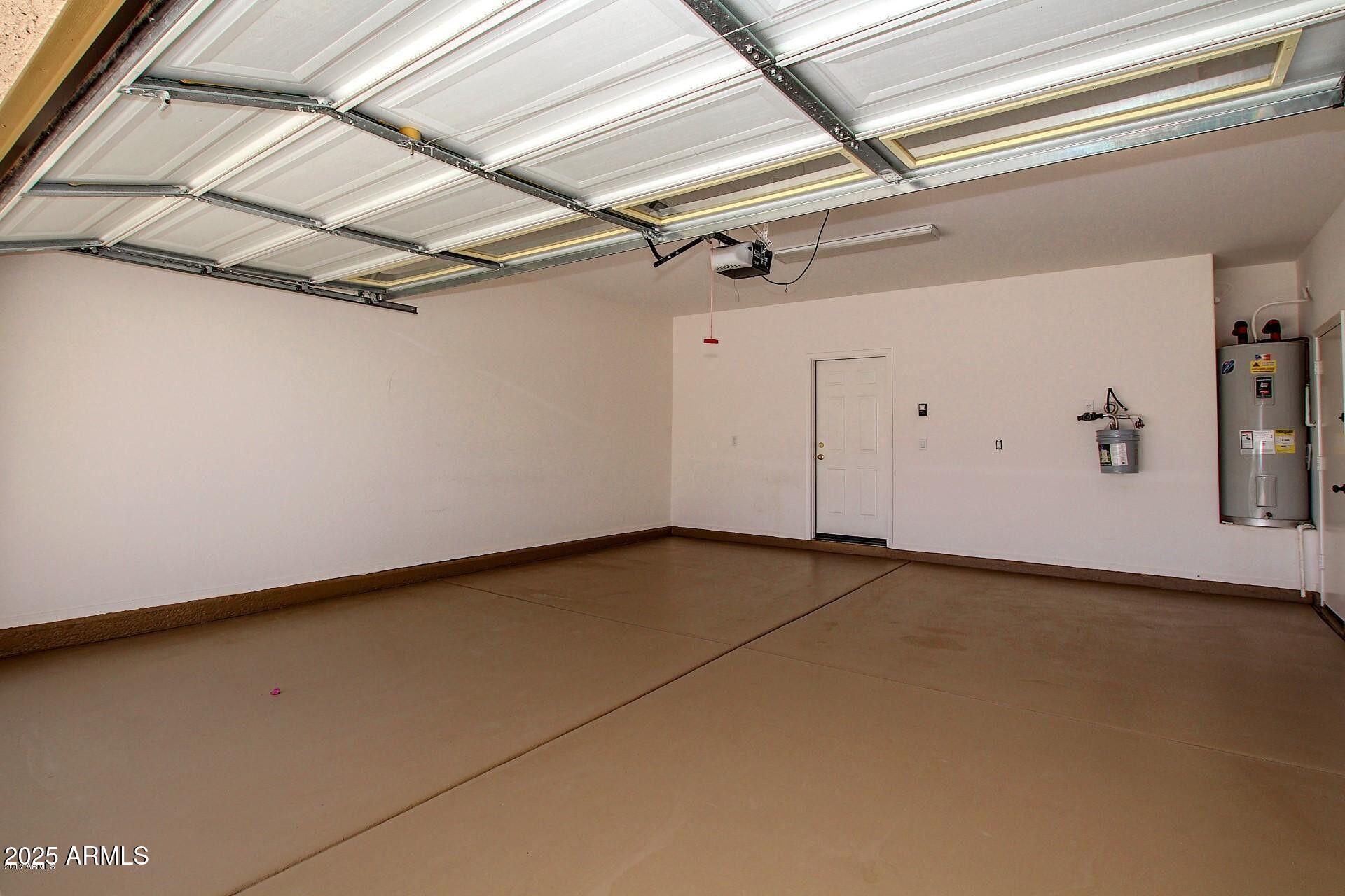 9633 Barley Road Florence, AZ 85132 - Photo 4 of 59 GARAGE BARLEY