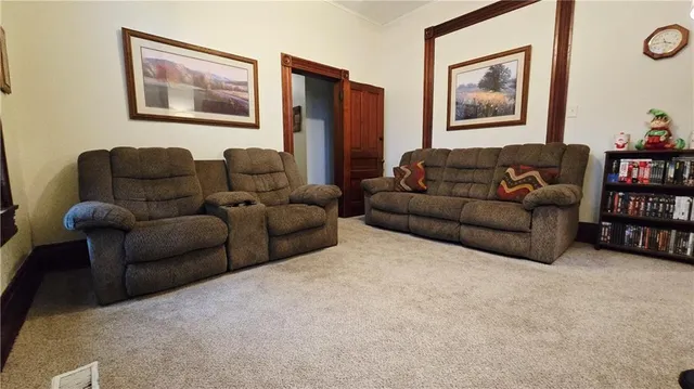 $249,000 | 220 North 17th Street, St. Joseph, MO 64501