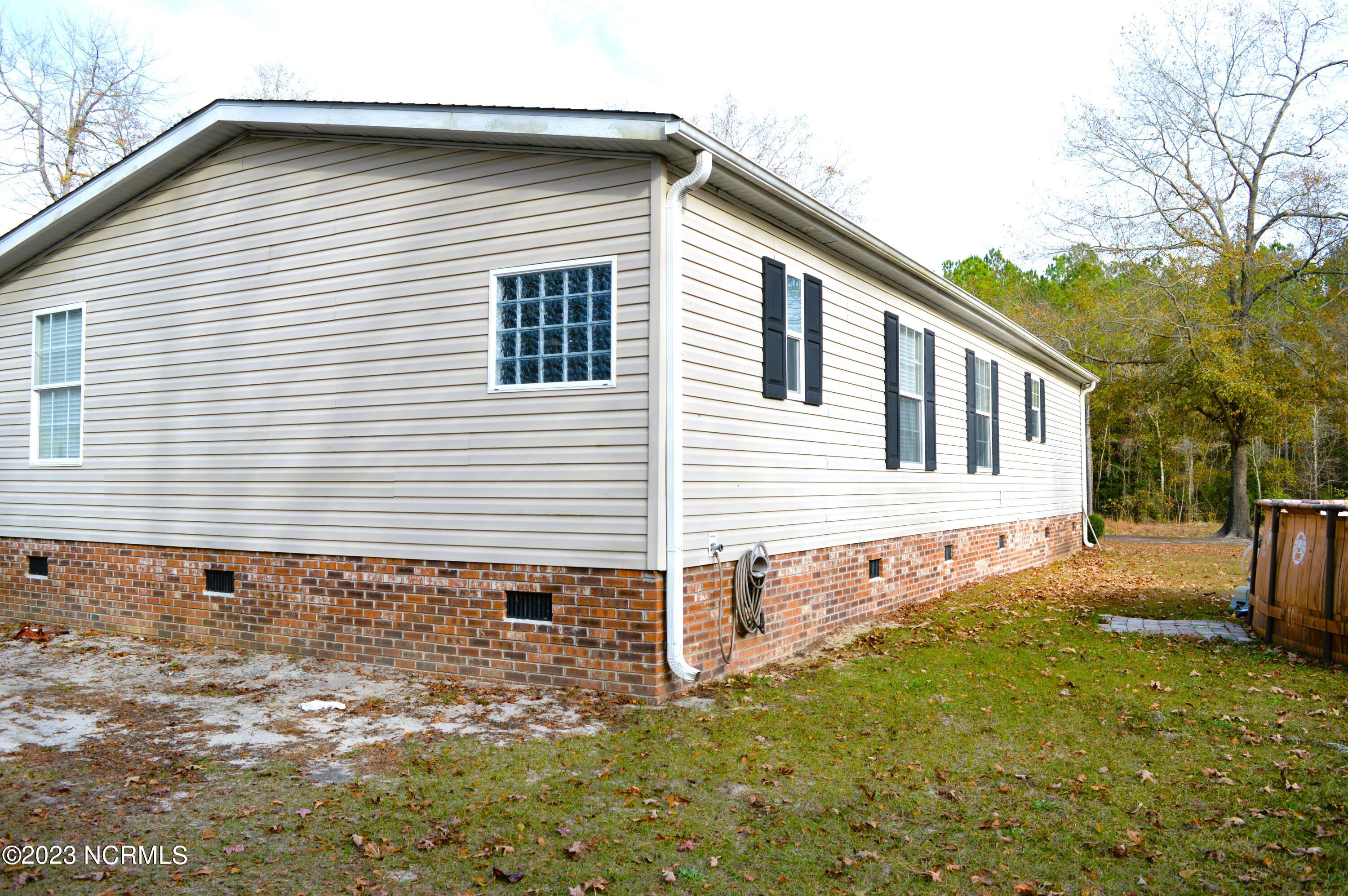2870 Rooks Road Atkinson, NC 28421 - Photo 7 of 38 Back