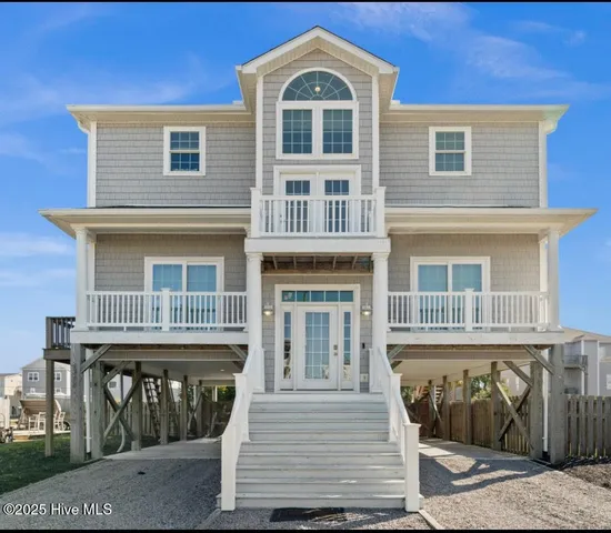 $1,679,000 | 1318 North New River Drive, Surf City, NC 28445