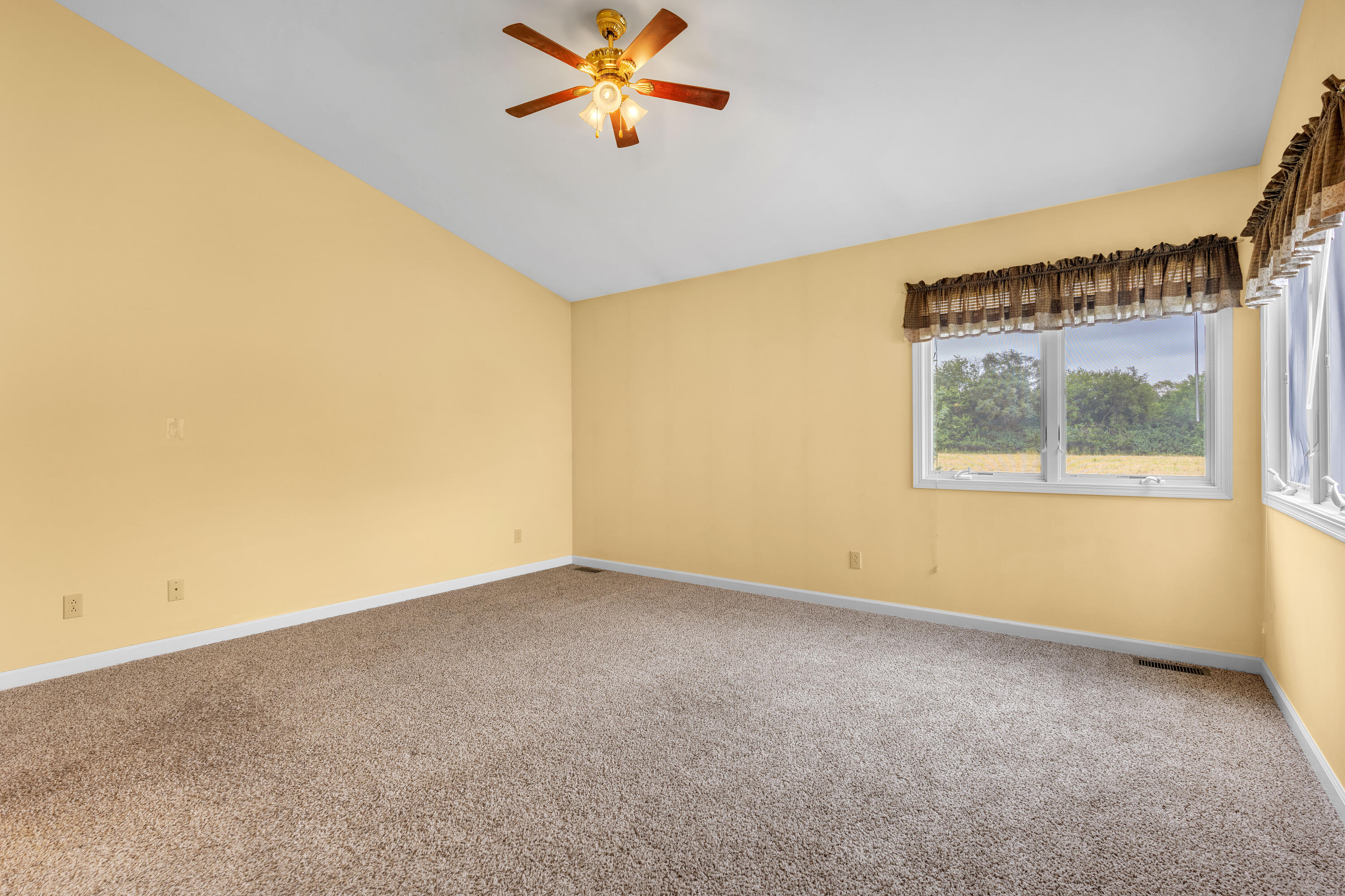 519 Pheasant Run Rensselaer, IN 47978 - Photo 9 of 16 3000x1999