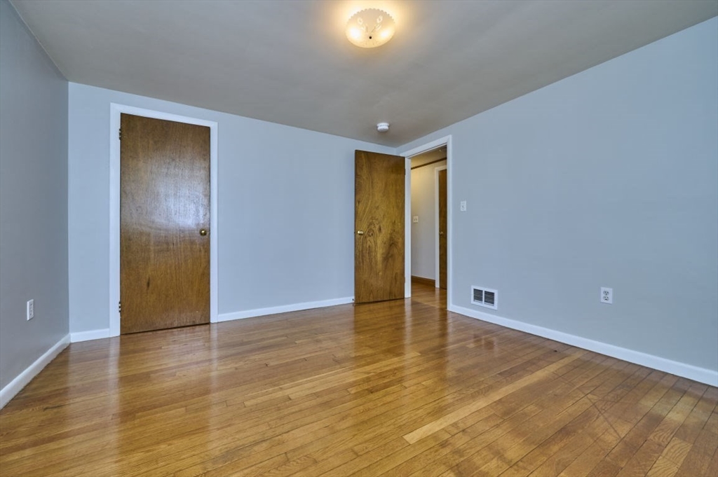 12 Shore Road Waltham, MA 02451 - Photo 11 of 22 Gallery Image 11