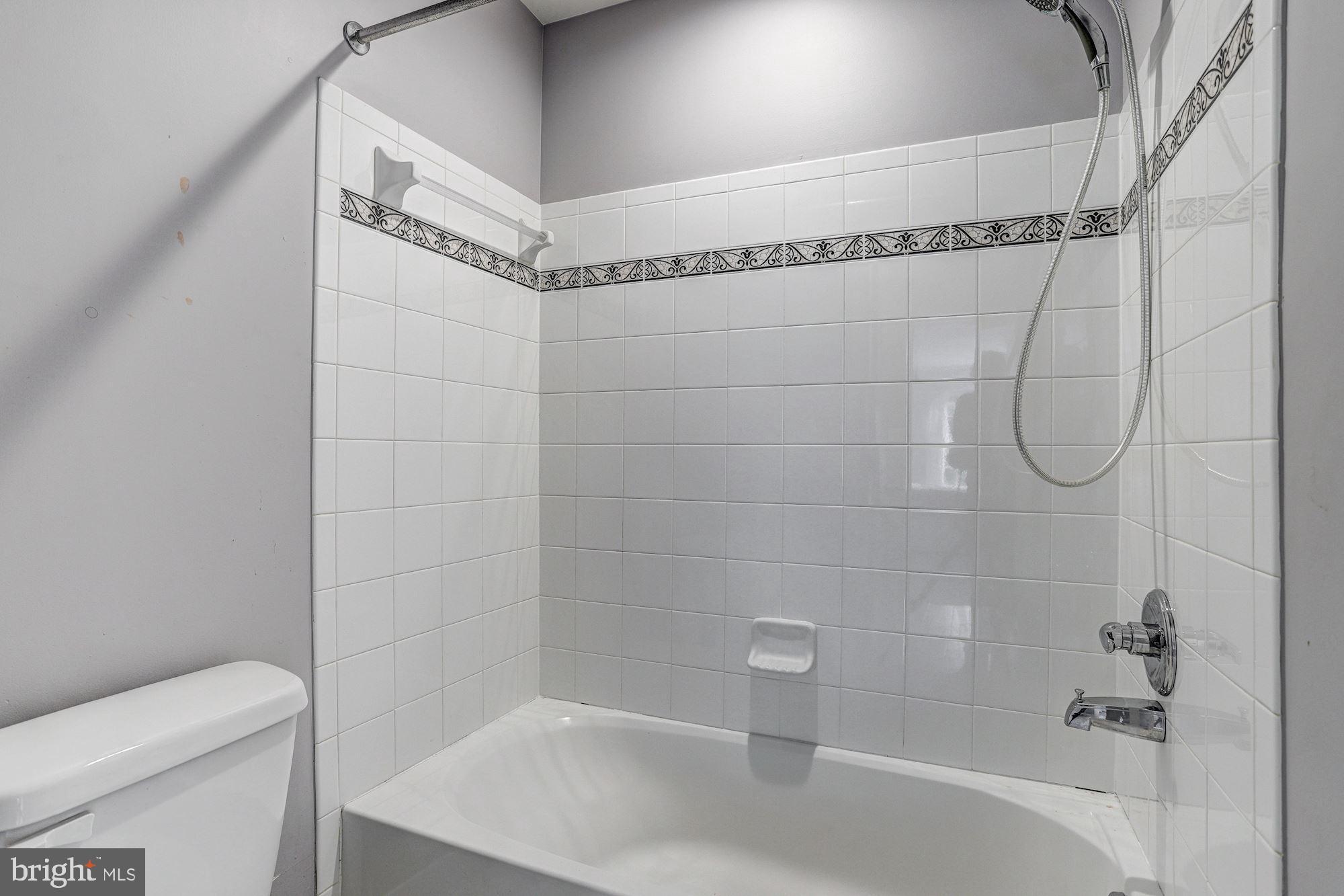 8045 Four Quarter Road Ellicott City, MD 21043 - Photo 25 of 41 Dual Entry Full Bath