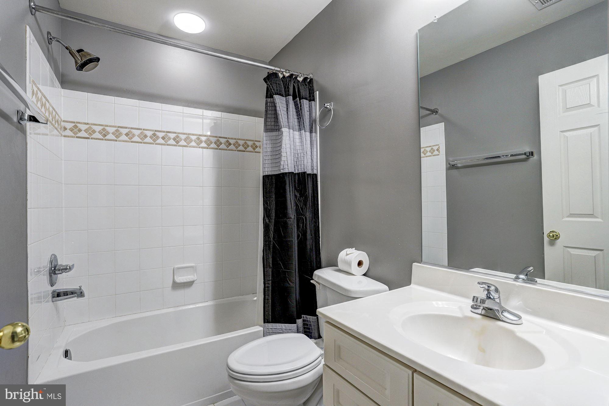 8045 Four Quarter Road Ellicott City, MD 21043 - Photo 27 of 41 Full Bath