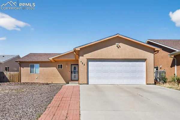$295,000 | 725 South Norwood Avenue, Pueblo, CO 81001
