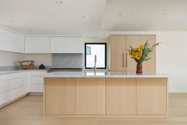 $4,550,000 | 2052 Montgomery Avenue, Cardiff-by-the-Sea, CA 92007