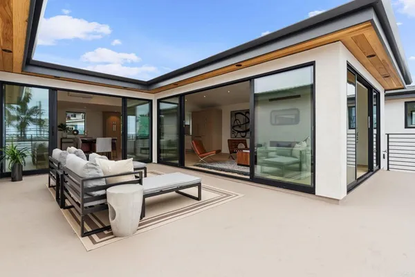 $4,550,000 | 2052 Montgomery Avenue, Cardiff-by-the-Sea, CA 92007